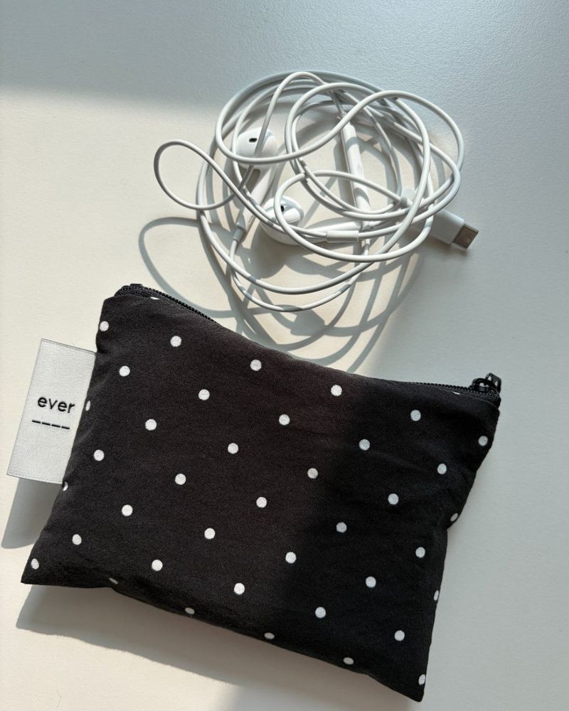Baby dot flat pouch - black , M size
