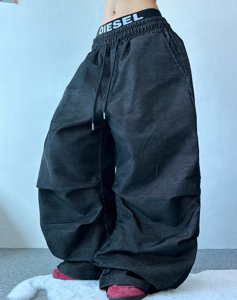 STITCHING POINT PARACHUTE DENIM PANTS🖤