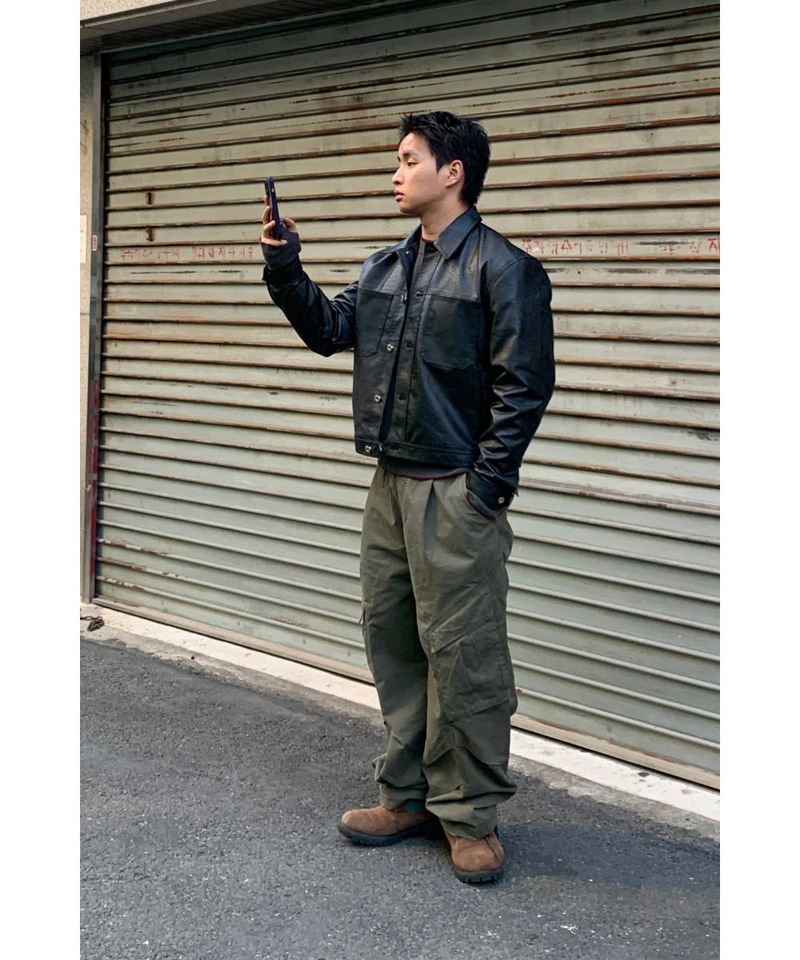 Curved diagonal cargo banding pants