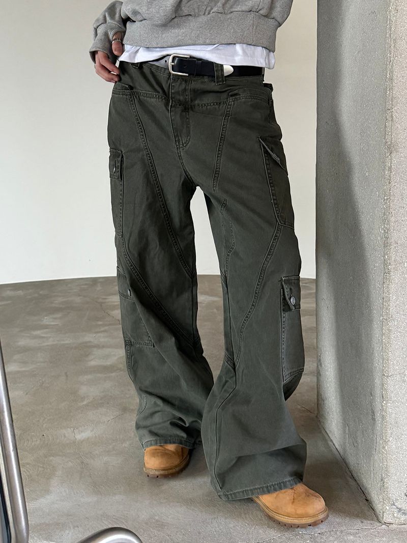 LAURANT（ロラン）の「ワイドフレアカーゴパンツ(2color)（パンツ）」