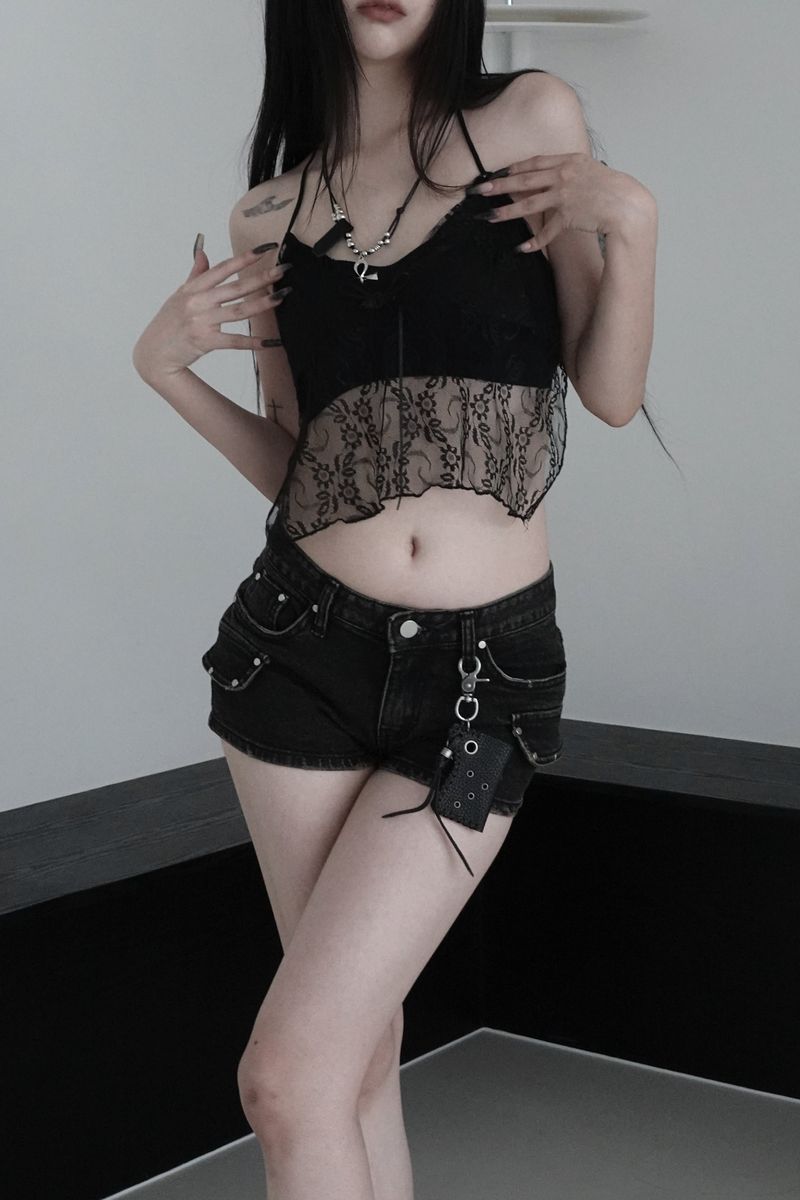 URBAN UNIQUE（アーバンユニーク）の「lace halter neck camisole（Tops）」