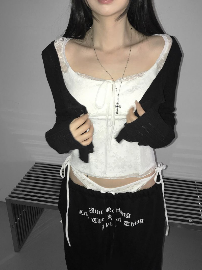 like feminine lace top(2 color)