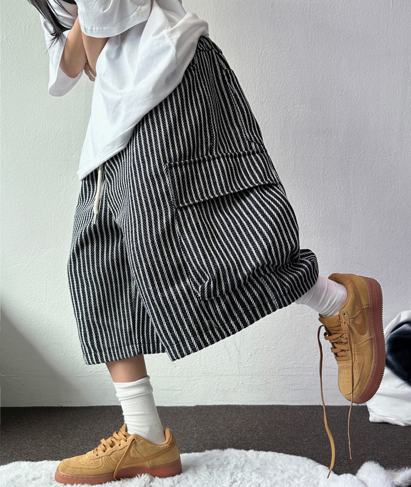 STRIPE CARGO BALLOON BERMUDA 💙🖤🤍2COLOR