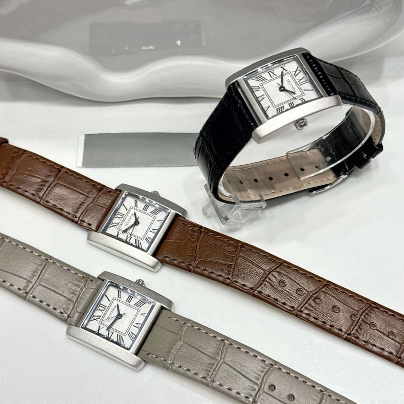 lemenne(ルメンヌ)の「LMN Mer Matte Leather Square Watch (3 colors)(Accessories)」