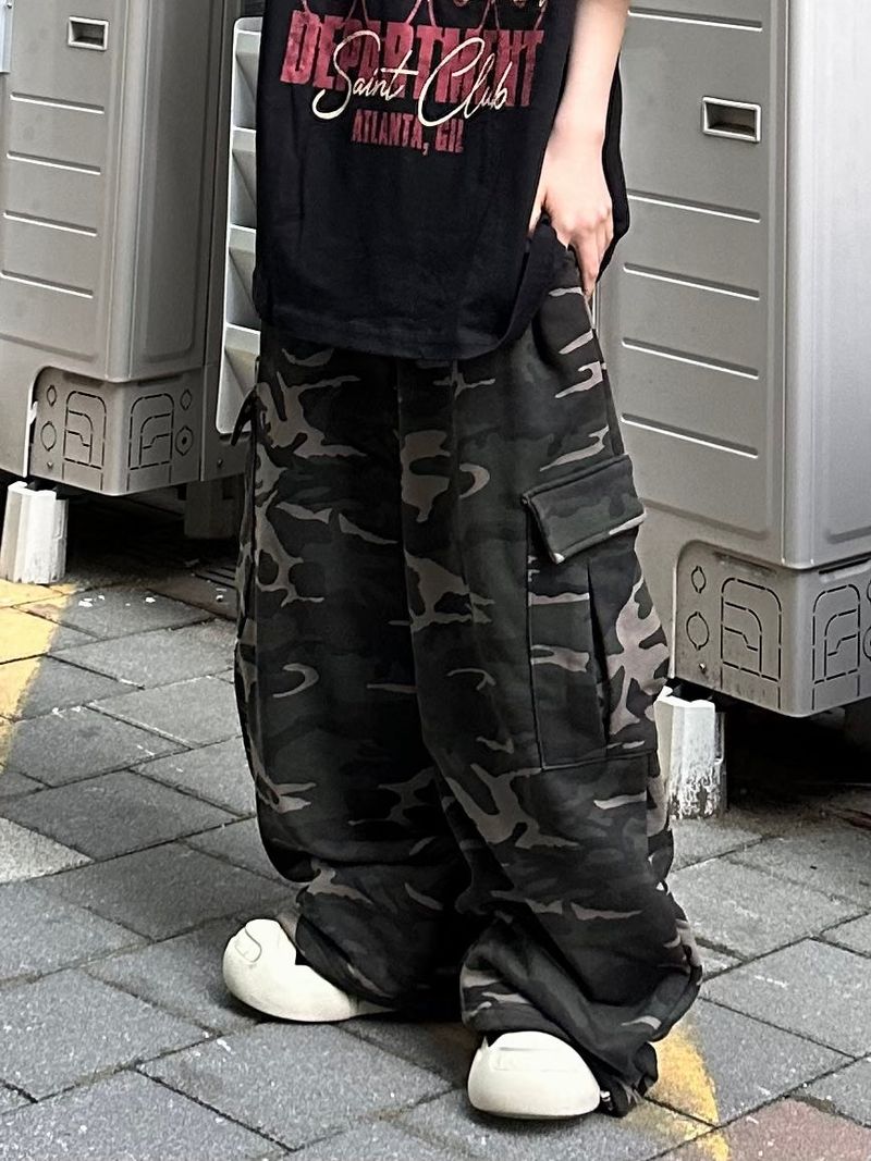 camo cargo sweatpants