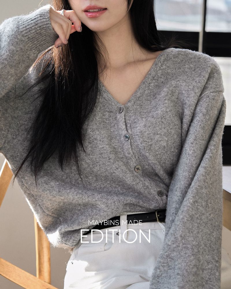 Linier V-Neck Cardigan