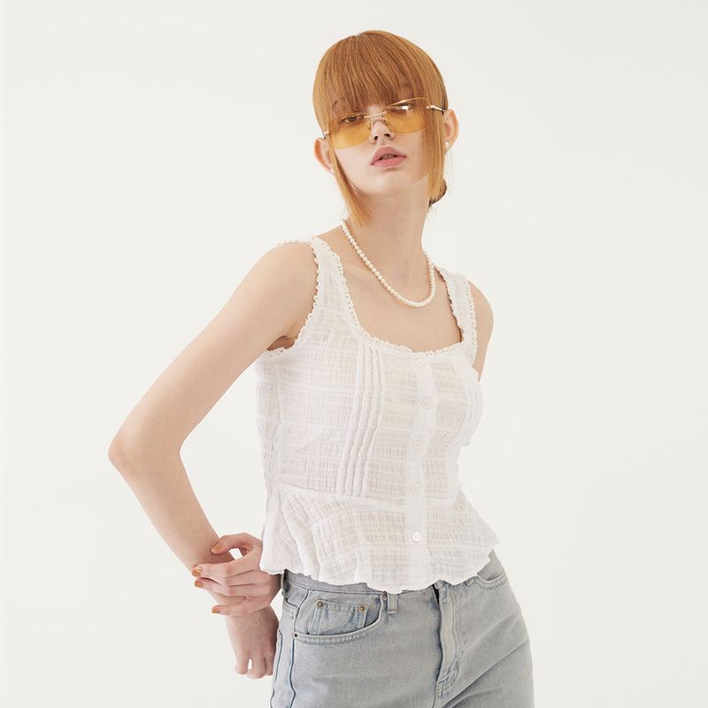 TMO BY 13MONTH（ティーエムオーバイサーティーンマンス）の「SLEEVELESS BUTTONED TOP (WHITE)（Tops）」