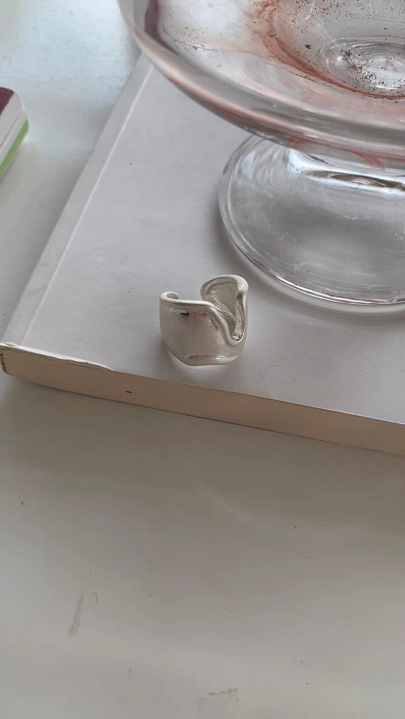 Horse shoe ring