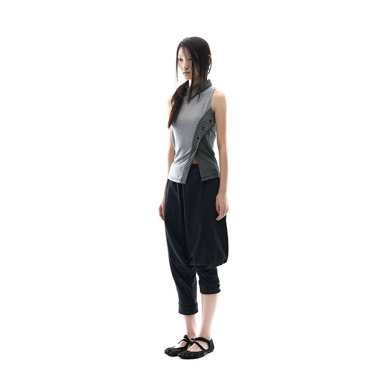 ojos（オホス）の「Capri Baggy Pants / Black（Pants）」