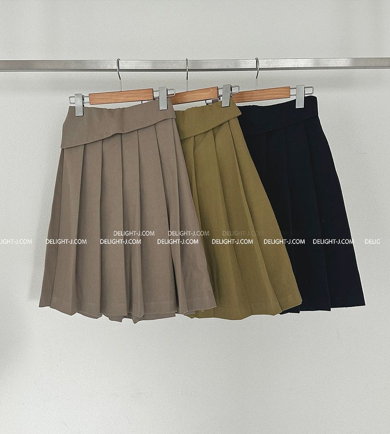 Gigantic Pleated Midi skirt