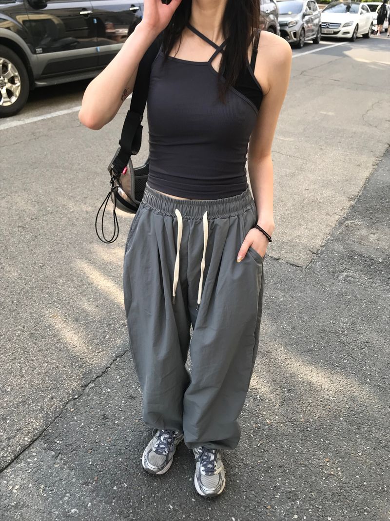 Twin layered sleeveless