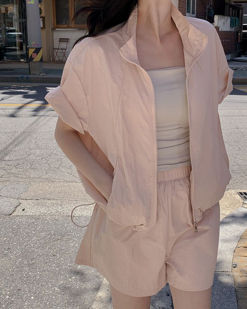 MAYBINS（メイビンス）の「Seam Nylon Jumper & Pants Set（Setup）」