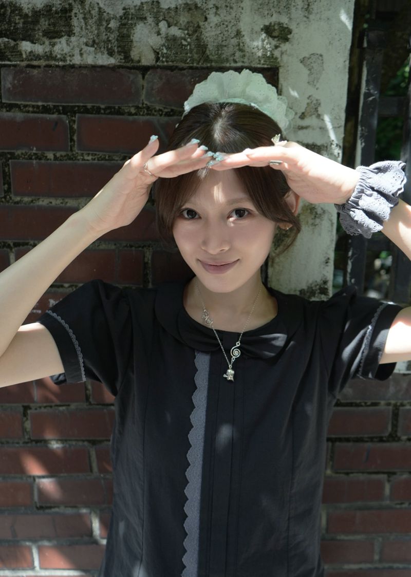Lean Bow Blouse (black)