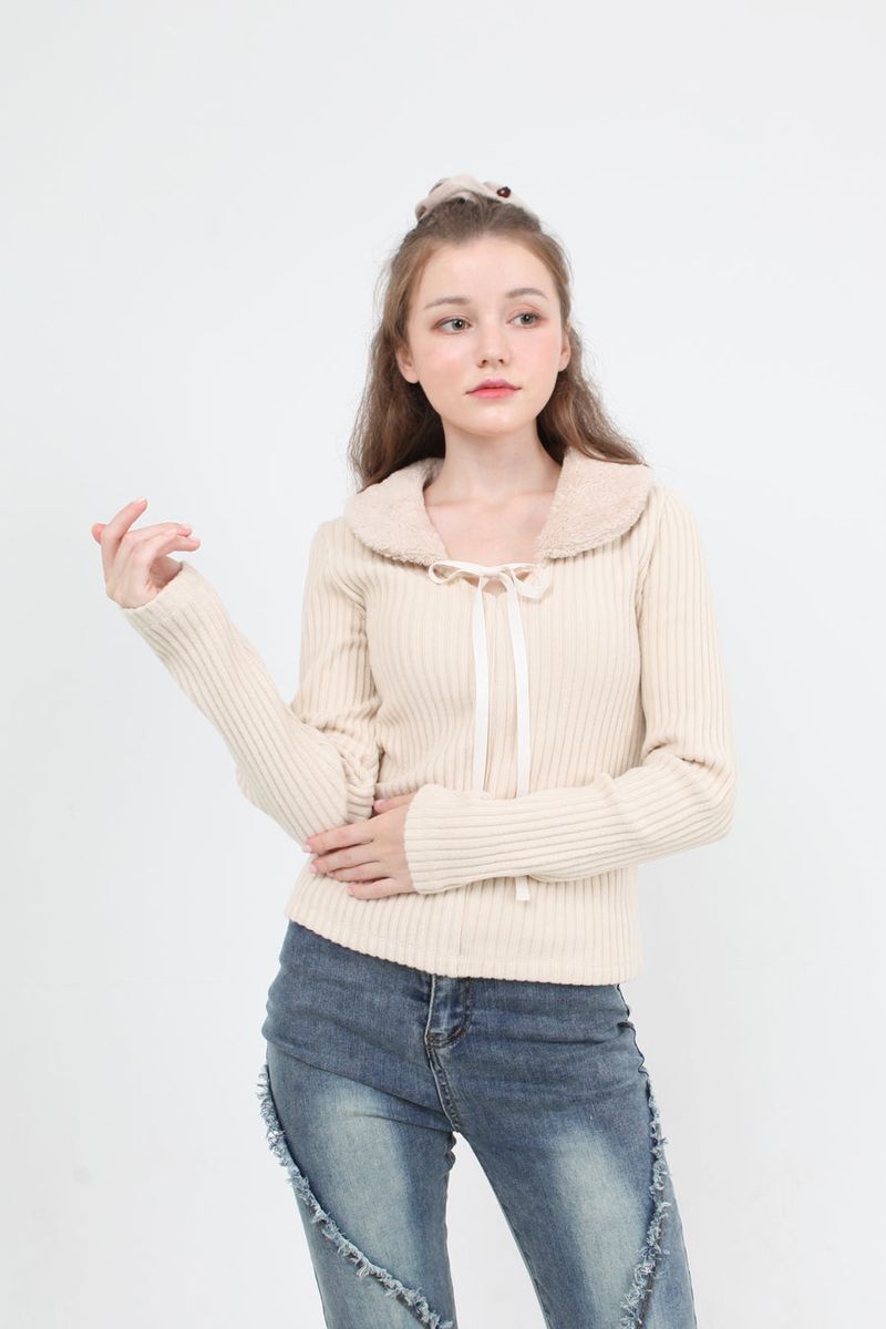 fur collar knit t-shirt beige