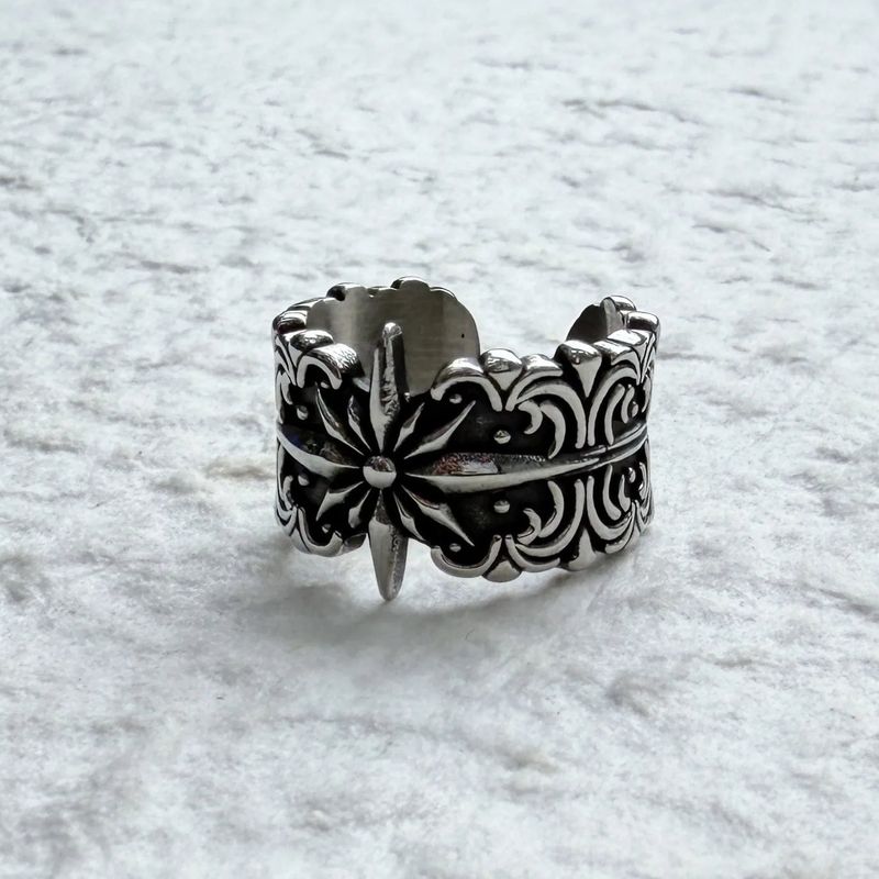 Starburst Engraved Ring