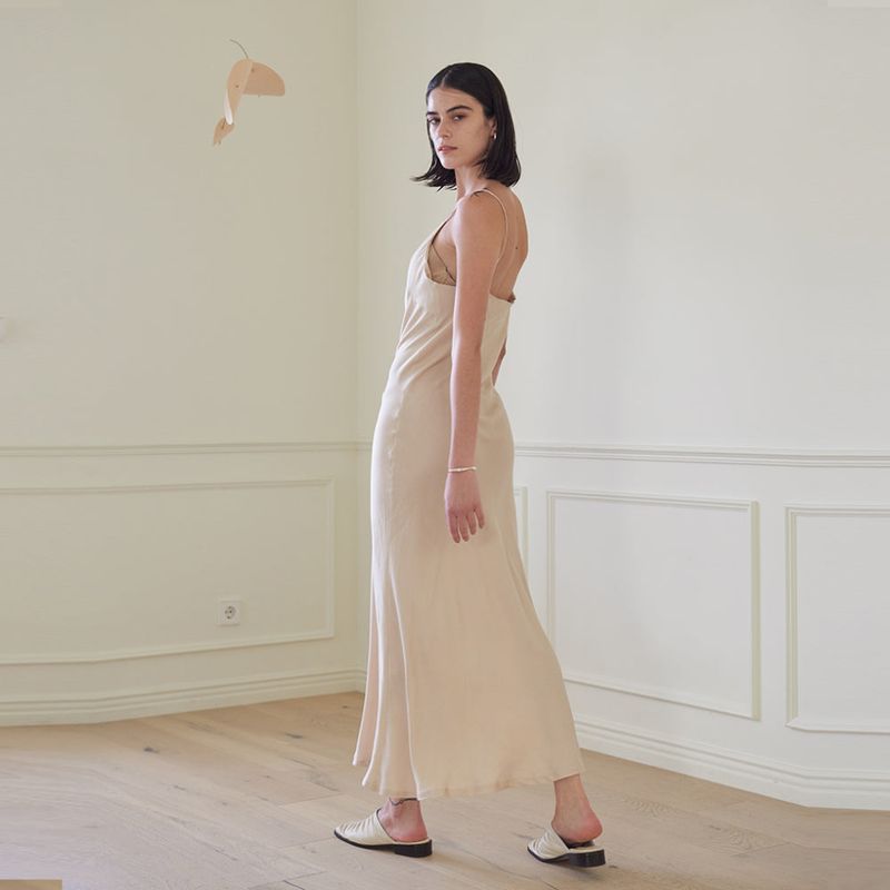 SLIP ONE PIECE (BEIGE)