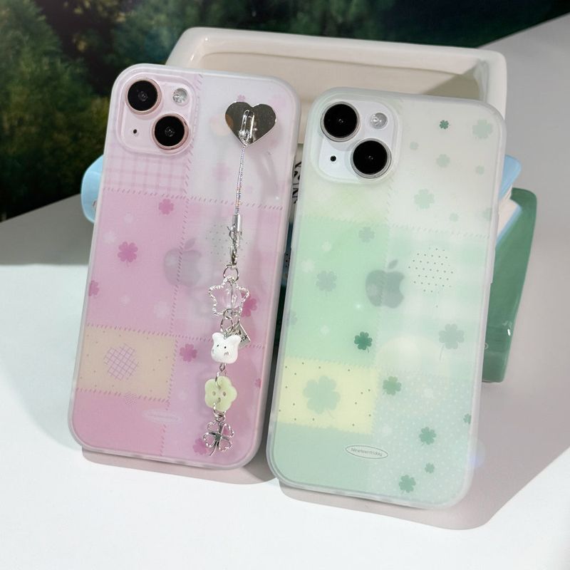 Nineteenfriday（ナインティーンフライデー）の「Key Charms SET) Lucky Four Leaf Clover Matte iPhone Phone Case（Smartphone Accessories）」
