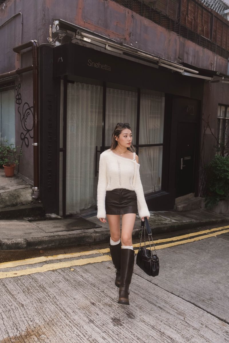 Single shoulder Mo Mo Sweater