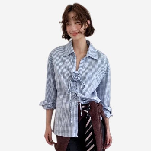 La mode MAQI（ラ モード マキ）の「French Corsage Shirring Flower Tie Loose-Fit Check Shirt（Tops）」
