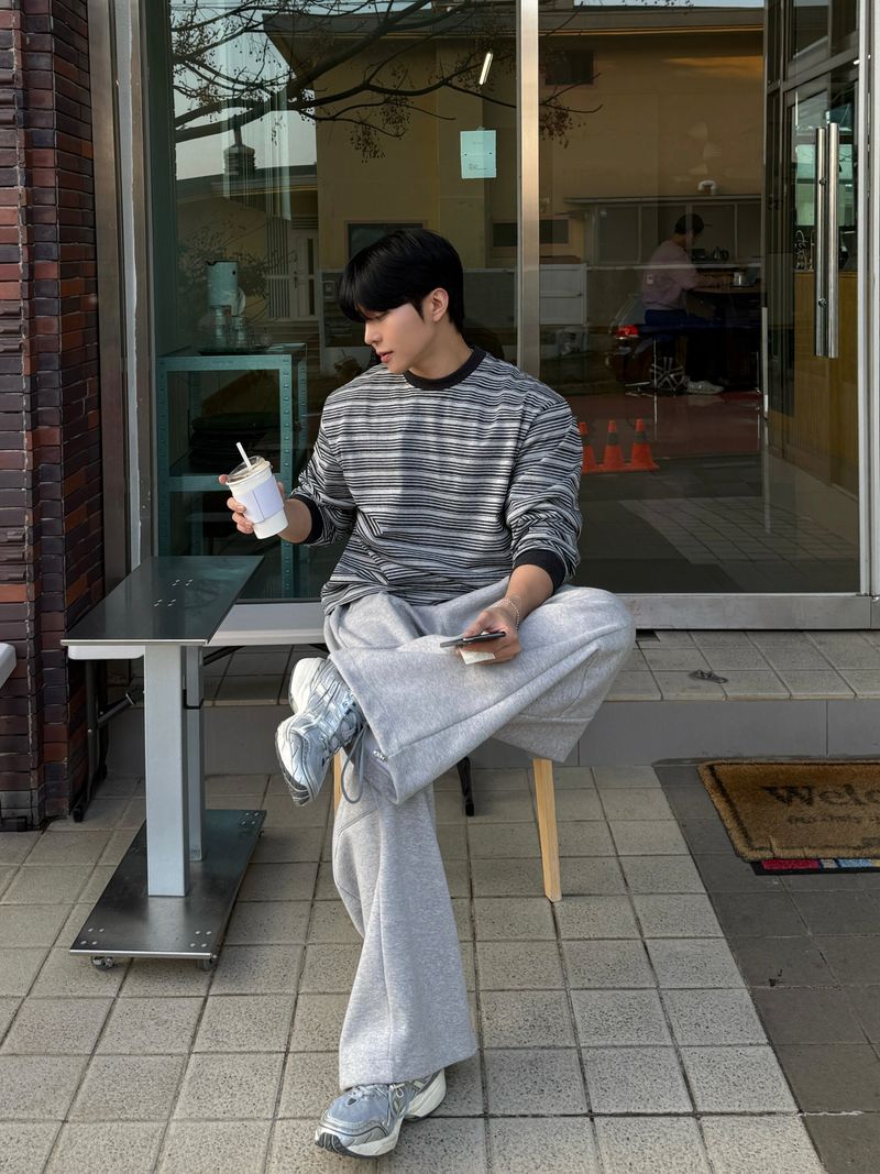 Washed long-sleeved T-shirt