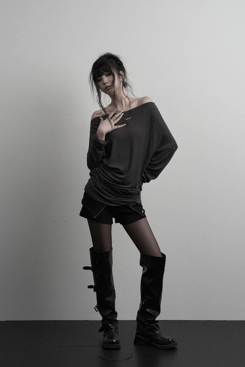 [label] back damage off-shoulder top (charcoal)