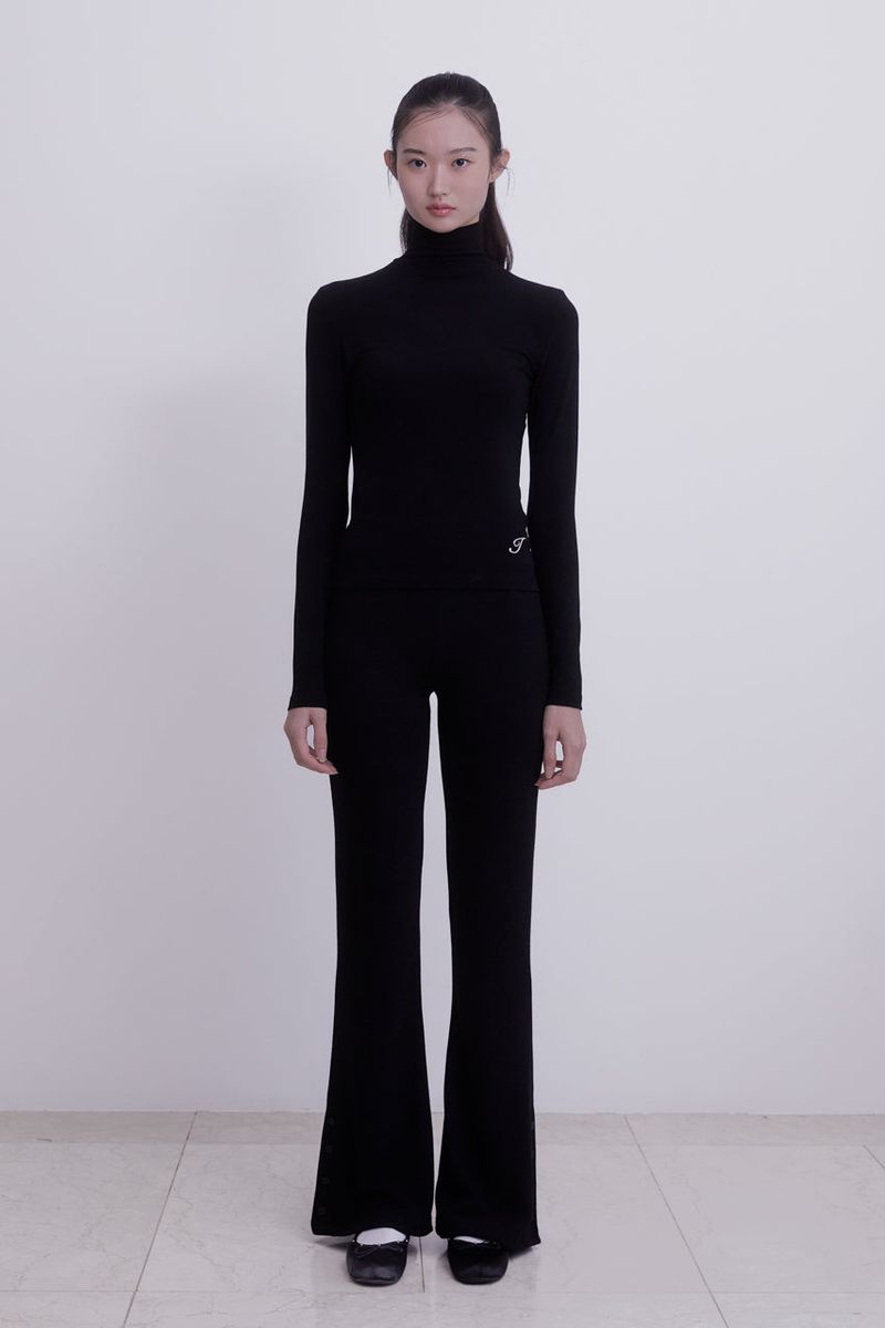 Classic slit Bootcut Pant (BLACK)