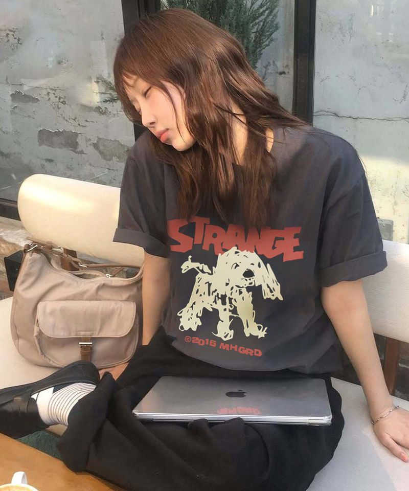 mahagrid（マハグリッド）の「ストレンジ パピー T シャツ（トップス）」