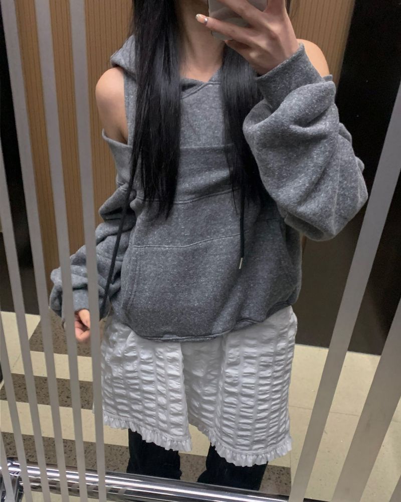 Off crop hoodie