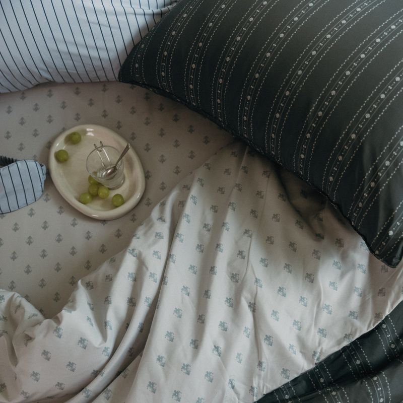 Dust-Free Fleur - Navy Duvet Cover - K size