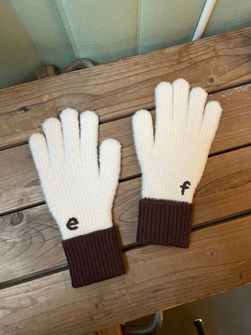 CUSTOM INITIAL TWO-TONE GLOVES
