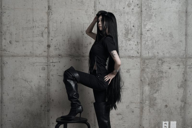 [label] sculptural Jersey zipper top BLACK