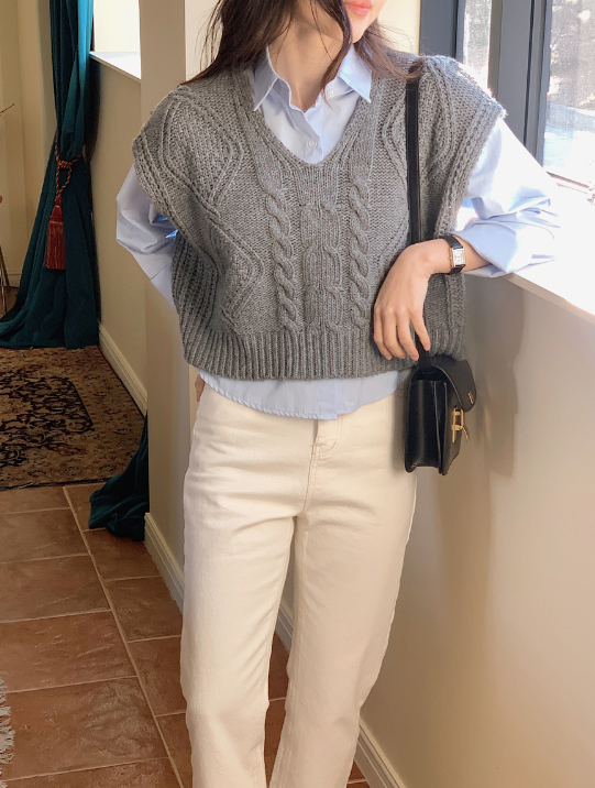 Cable V-neck Cashmere Knit Vest (4color)