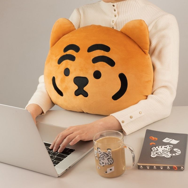 TIGER FACE MOCHI CUSHION