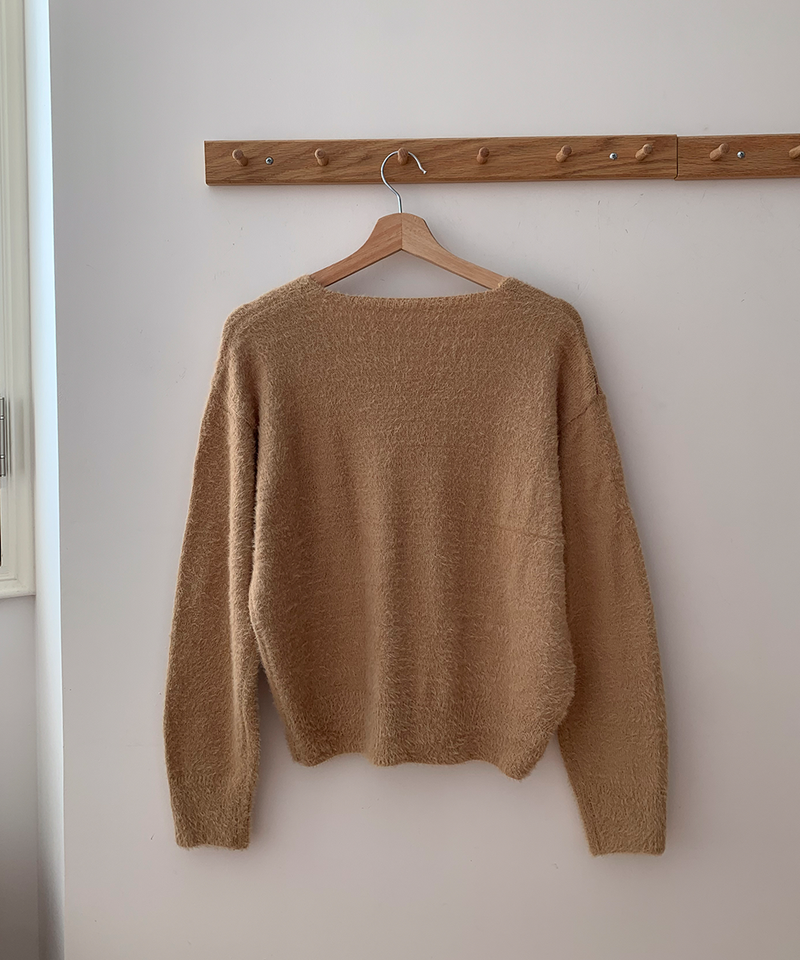 Soft Angora V-neck knitwear