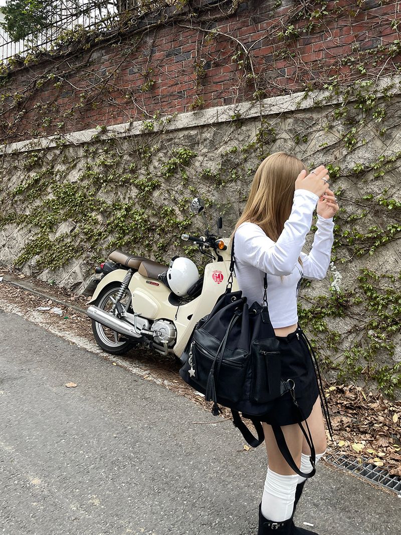 heenytsuki（ヒニツキ）の「Daily Multi-Pocket Thistle Shoulder Bag（Bags）」