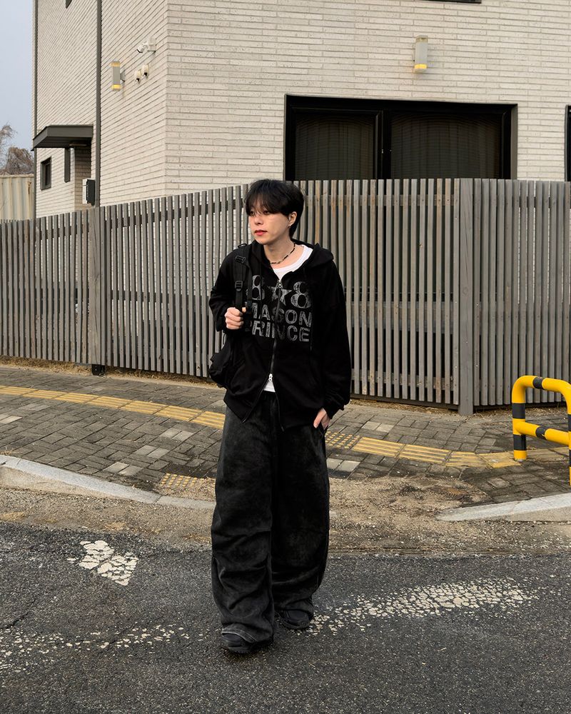 Dakel Vintage Graphic Zip-Up Hoodie