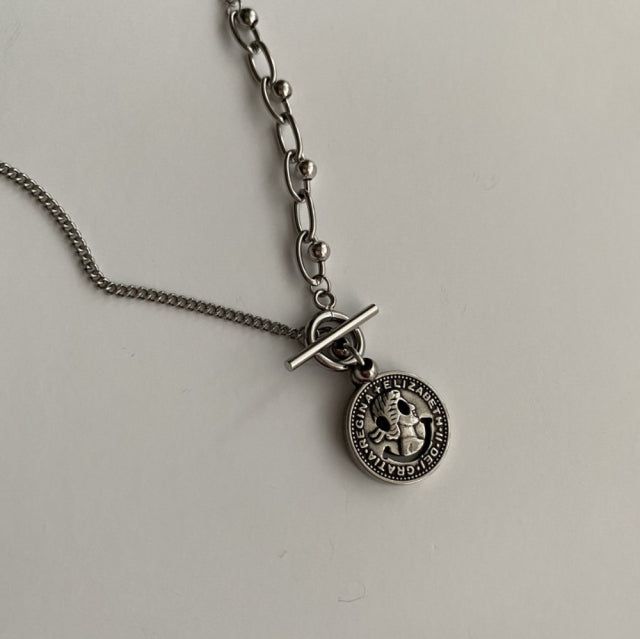 si Simple Smile Unique Coin Toggle Bar Chain Necklace