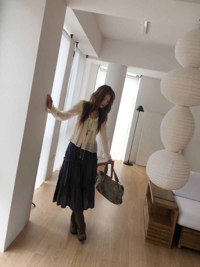 Isabelle shirring blouse
