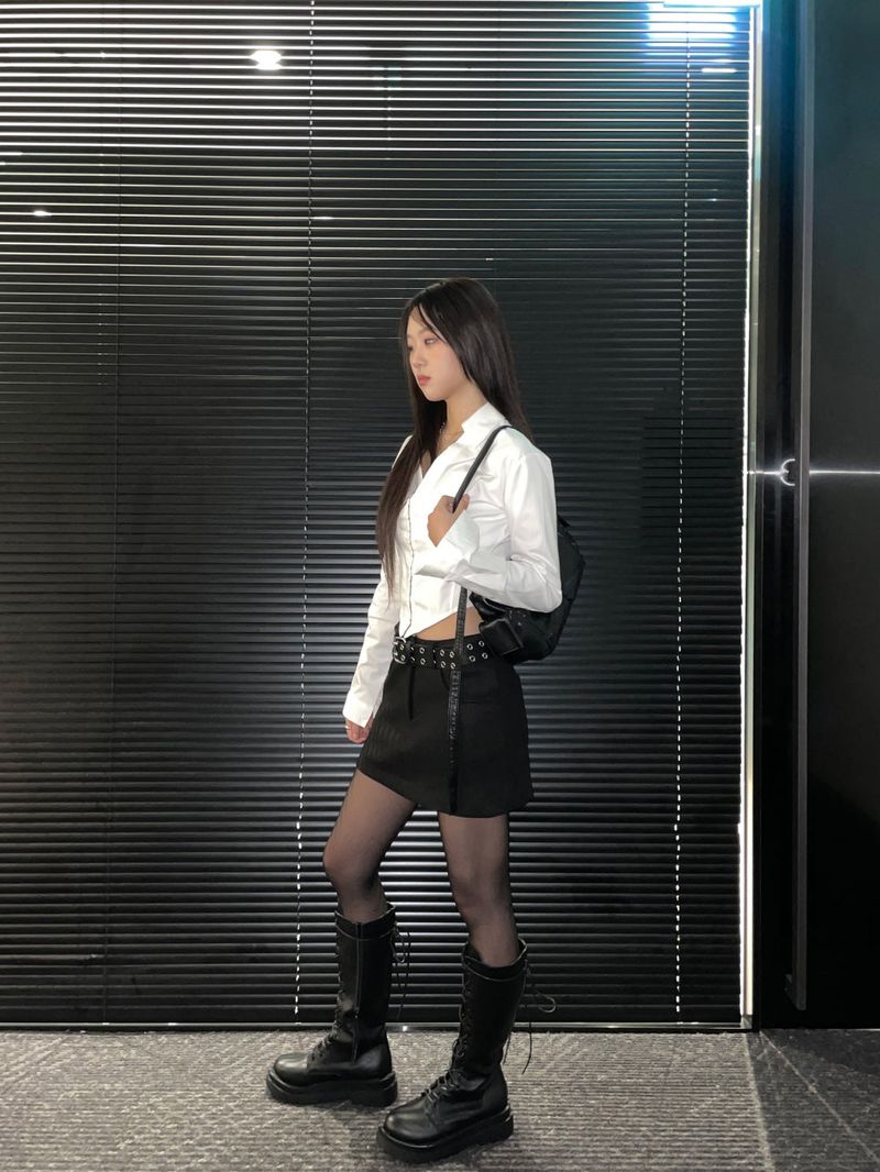 [UNISEX] two line eyelet belt (Black)