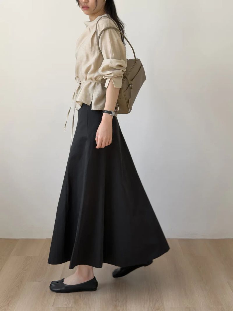 Close A-line Flare Long Skirt