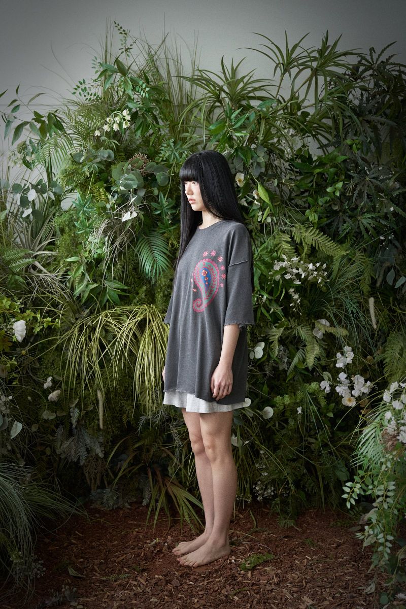  PAISLEY PRT. CUT-OUT 1/2 TEE (Charcoal)