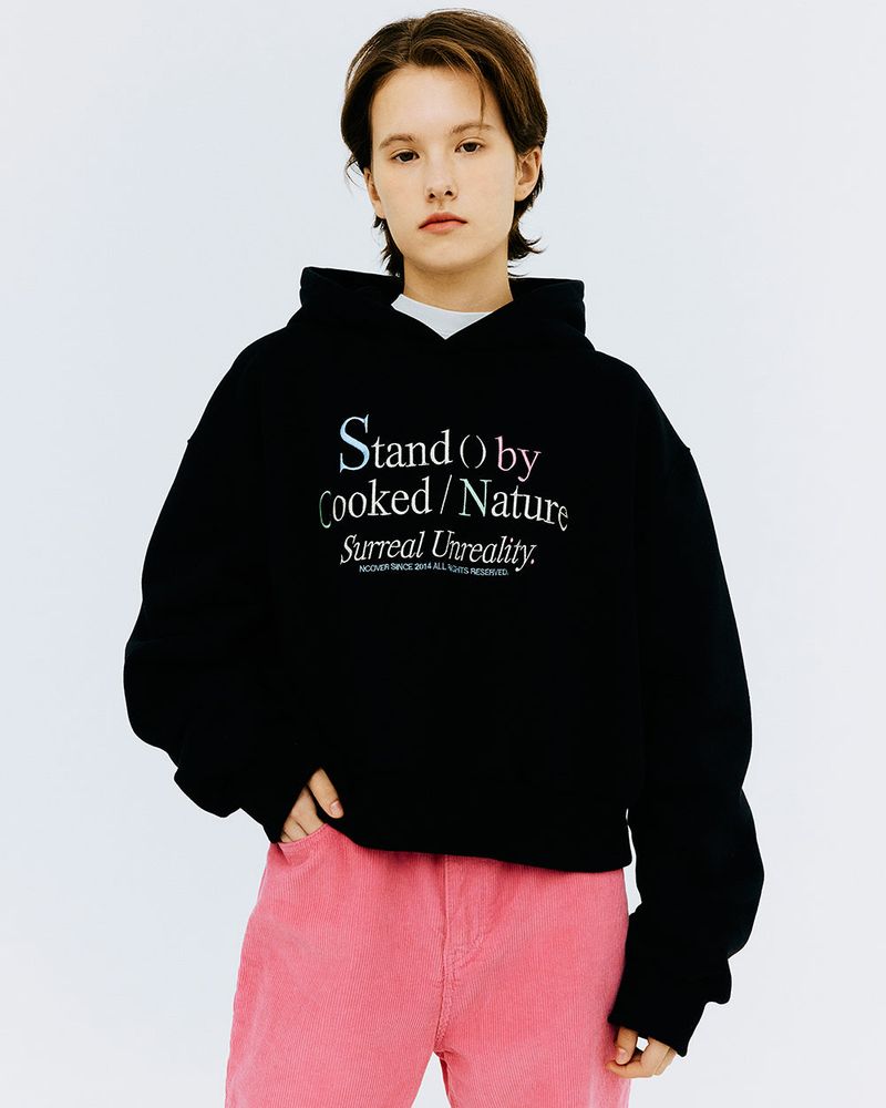 STAND BY TYPO CROP HOODIE-BLACK