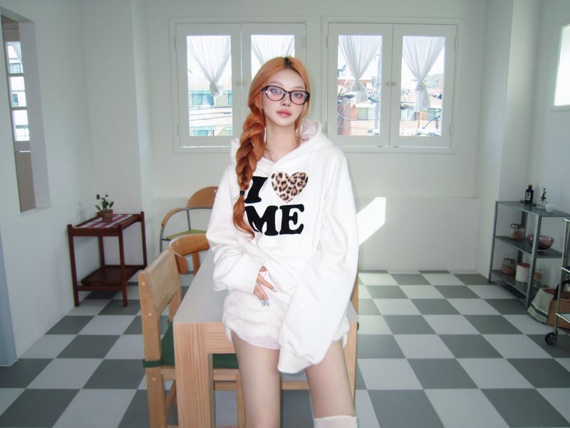 Leo me hoodie