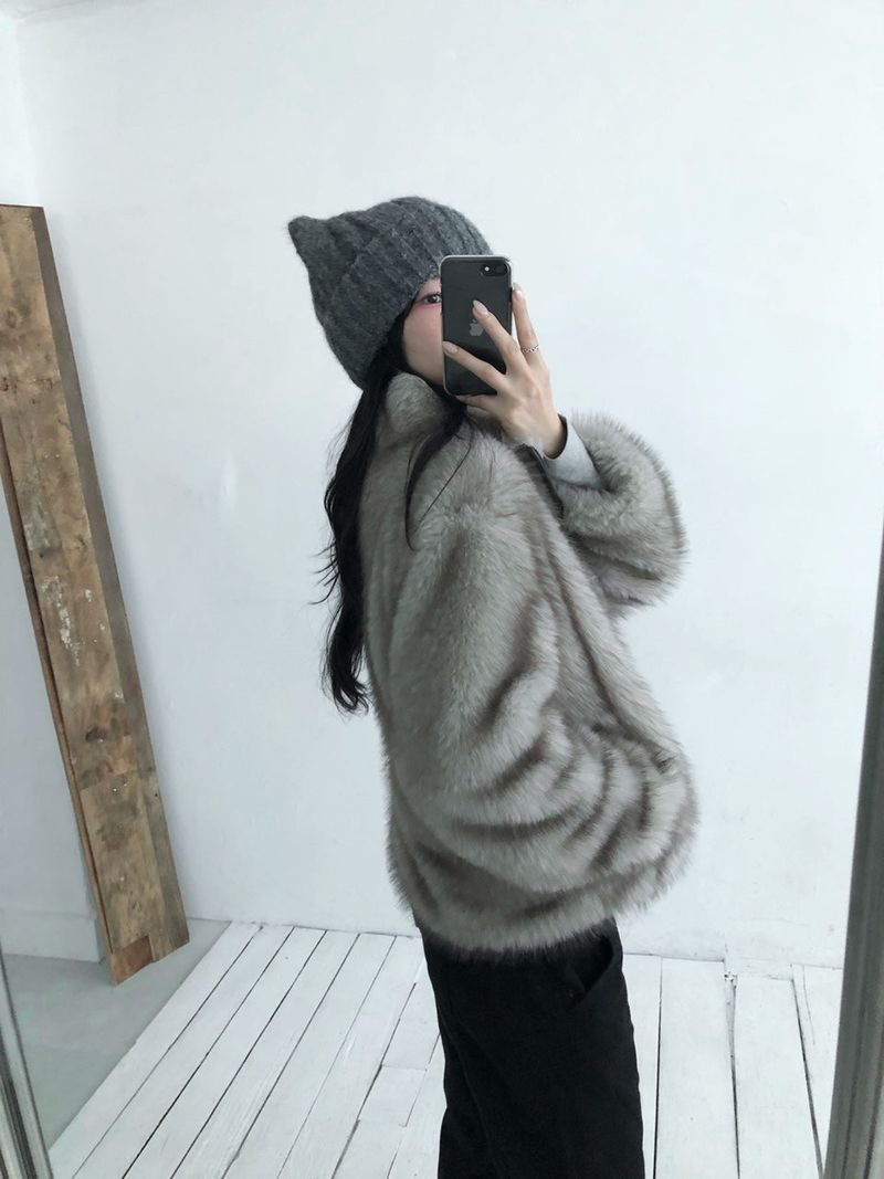 Fox fur zip-up