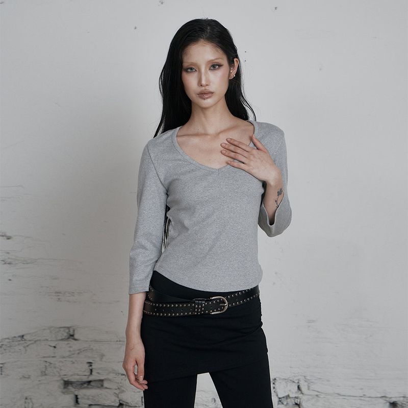 Curetty(キュリティ)の「C 90S LINE V-NECK T-SHIRT_GREY(Tops)」