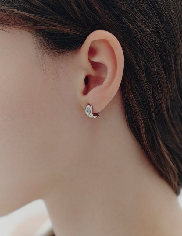 hyeres lor（イエール・ロール）の「26SS★ Champagne Full Moon Silver (W) Duo Earrings S（Accessories）」