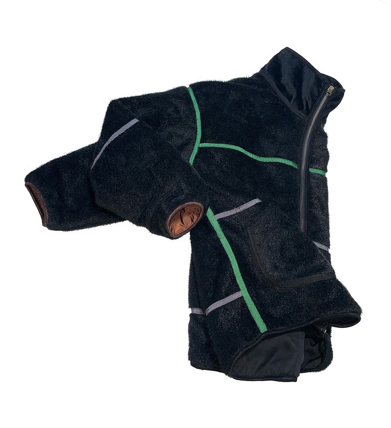 Line taping faux fur mustang