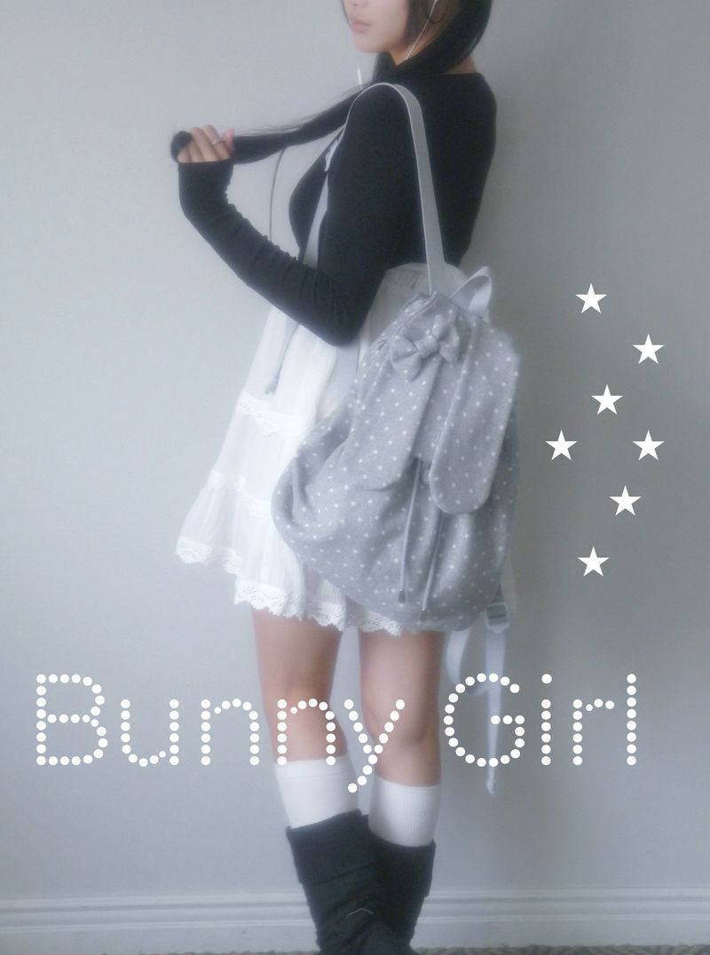 Pudgy bunny backpack _ light grey