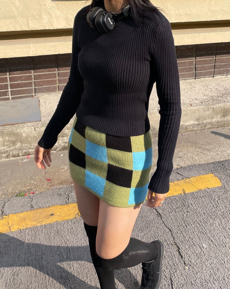 Checkerboard knit mini skirt 