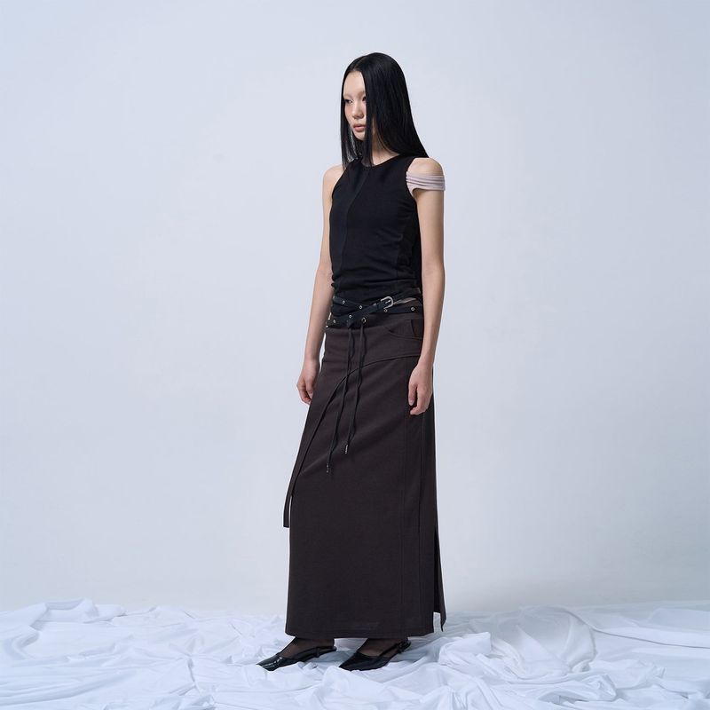 UNBALANCE SLEEVELESS TOP (BLACK)
